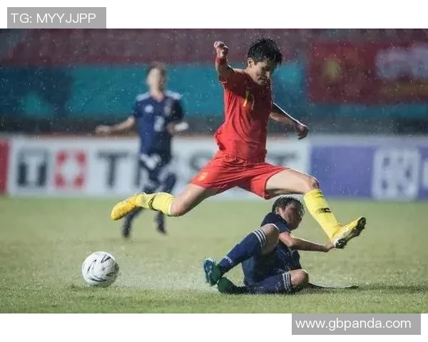 为什么足球明星在关键时刻被换下背后的深层原因和战术考量