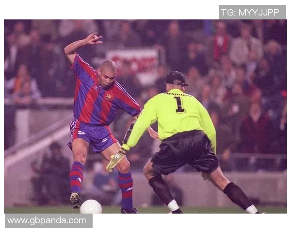 足球球星一条龙进球有哪些经典瞬间 盘点最具震撼力的个人秀 足球球星一条龙进球有哪些经典瞬间 盘点最具震撼力的个人秀