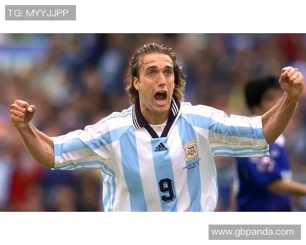 视线下移看足球巨星如何用脚下技术创造奇迹与突破极限 视线下移看足球巨星如何用脚下技术创造奇迹与突破极限